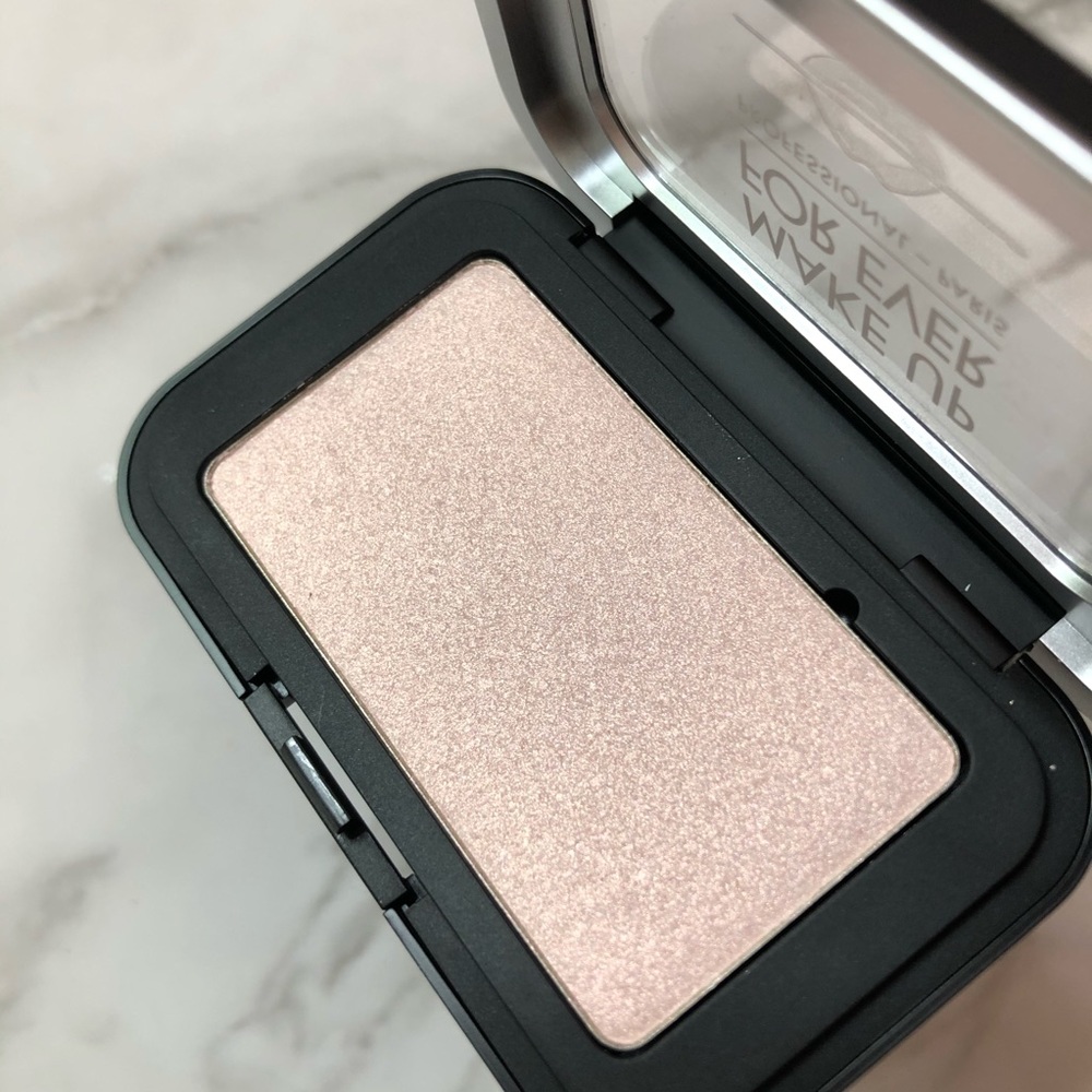 Make Up For Ever Highlight
